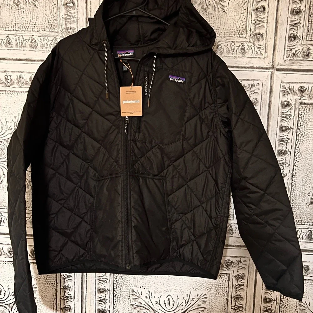 Patagonia Black Quilted Bomber Hoody NWT size XL - Picture 1 of 4